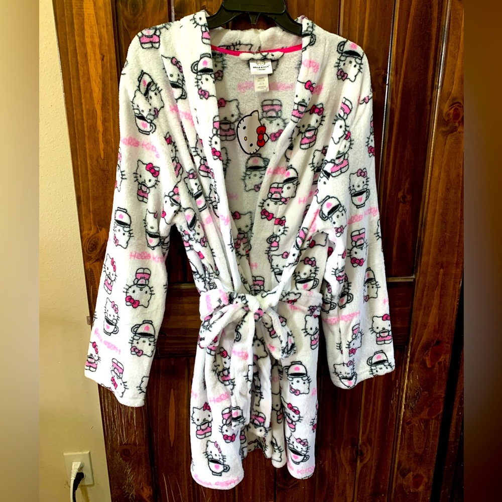 NWT Hello Kitty Robe 1X